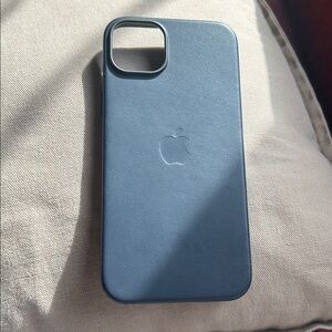 Apple iPhone 14 Plus Leather Case - Black/Blue in the sun!